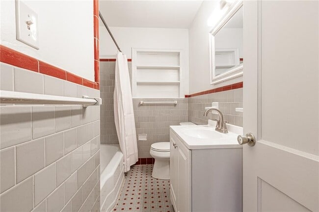 Building Photo - 2115 Pinellas Trail