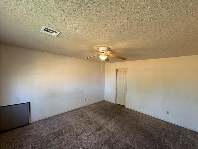 Building Photo - 321 S 11th Pl