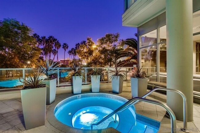 Building Photo - Beautiful 1Br/1Ba Downtown San Diego Condo In High-rise! Water Included! With Parking, Gym, Pool,...