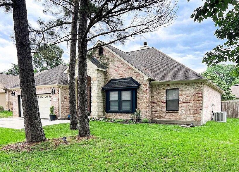 Building Photo - 3410 Stratford Dr
