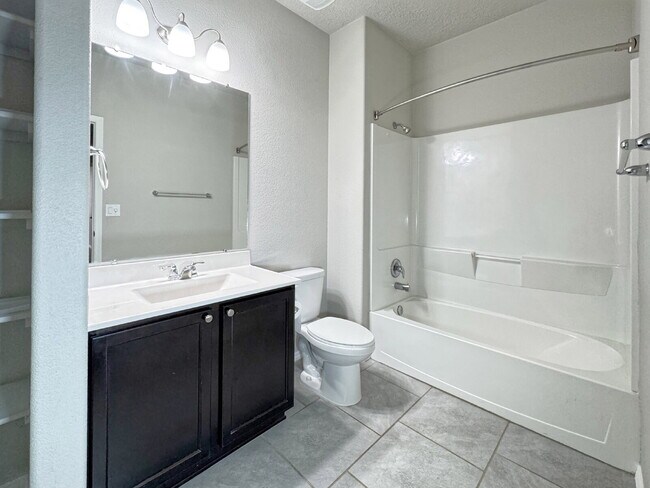 Building Photo - Wonderful, Newer 4 BR Home in Cleveland Heights!
