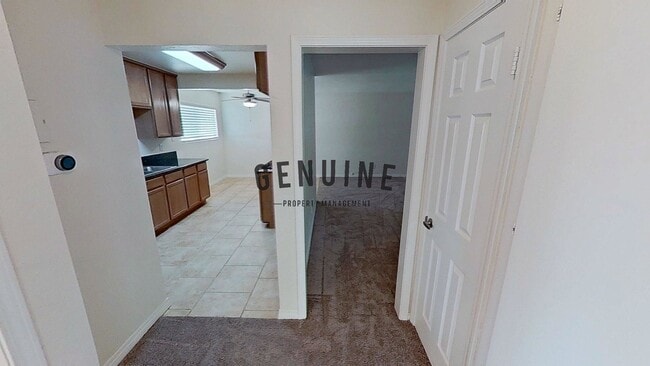 Building Photo - Beautiful 2 Bedroom in Creekside Villas!