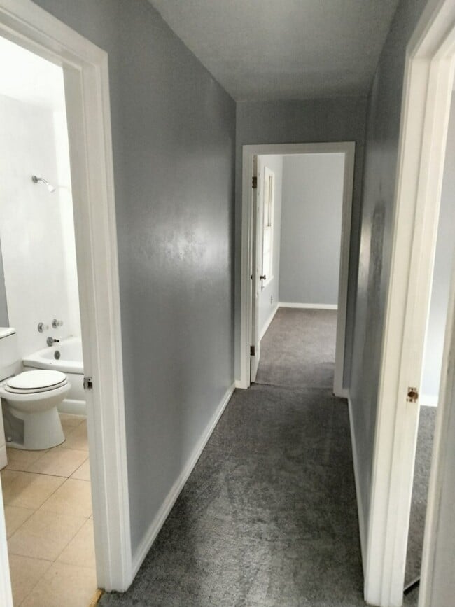 Building Photo - 1019 Ricks St