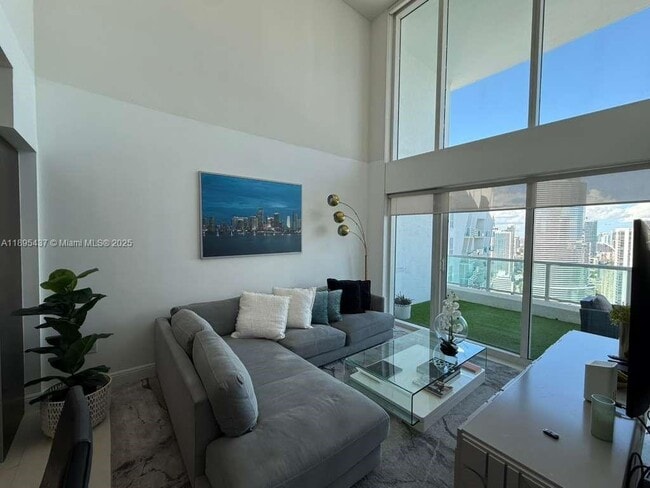 Primary Photo - 41 SE 5th St