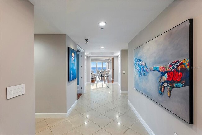 Building Photo - 400 Beach Dr NE