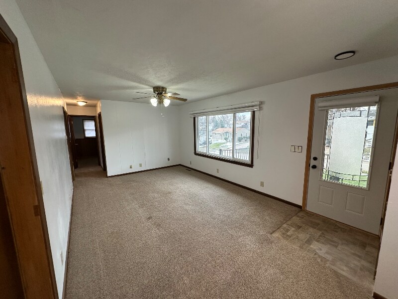 Building Photo - 9418 Meredith Ave