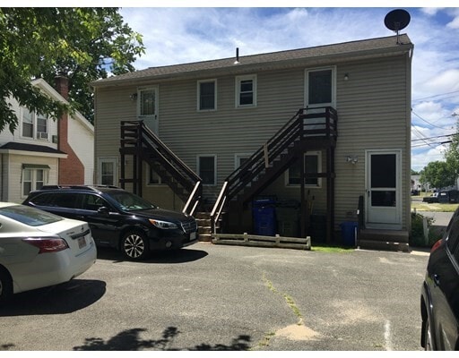 Building Photo - 32 Aster St