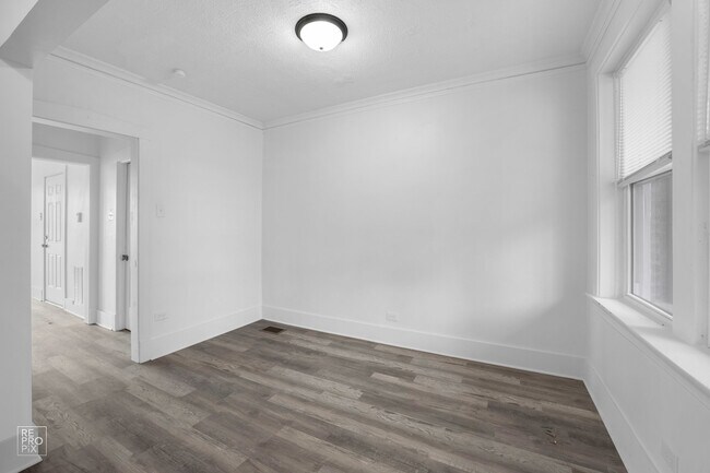 Building Photo - 5108 W 21st Pl