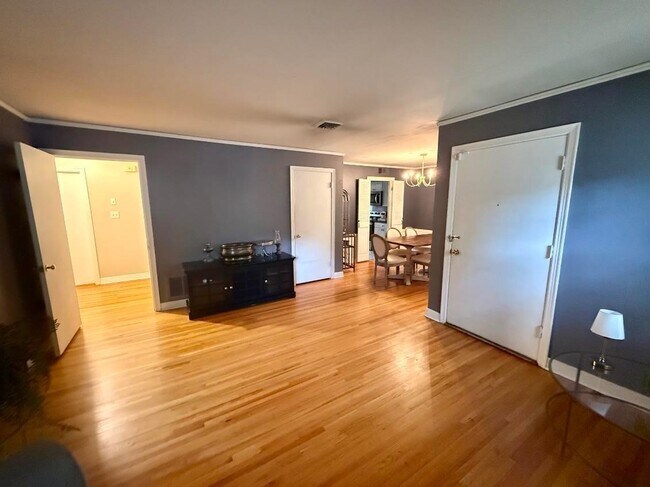 Building Photo - 4623 Leatherwood Ave