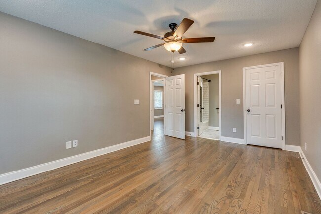 Building Photo - 3 Bed/2 Bath fully Renovated House