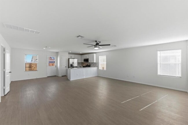 Building Photo - 385 Keefer