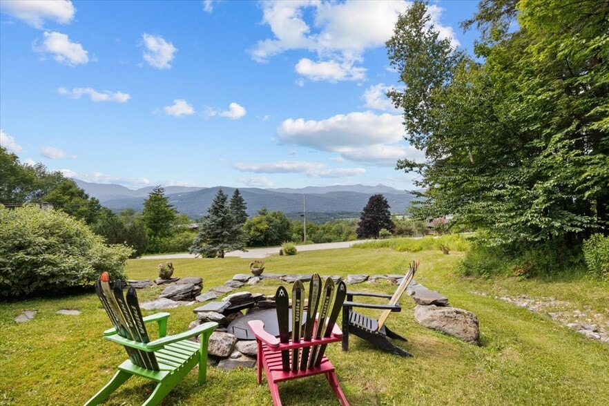 Building Photo - 682 Ski Valley Rd