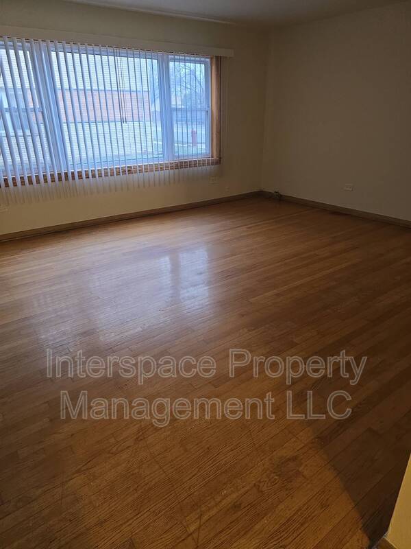 Building Photo - 10126 S Pulaski Rd