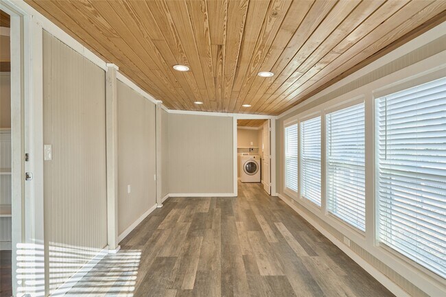 Building Photo - 17381 FM 1484 Rd