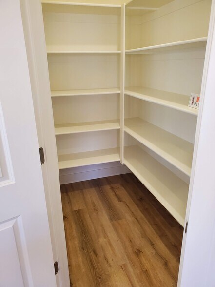 Pantry - 538 Stewart Crk Cv