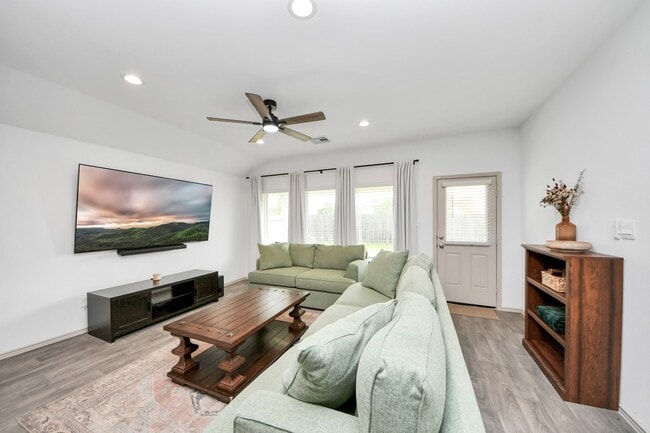 Building Photo - 1137 Buffalograss Trl
