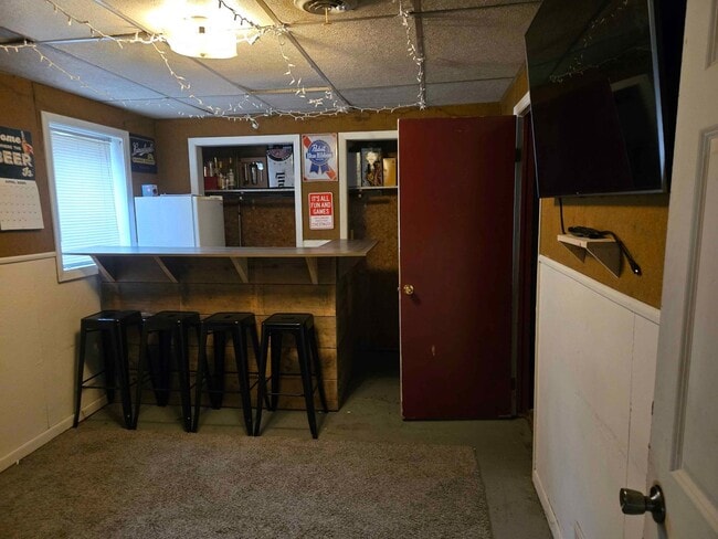 Building Photo - 1602 8th St E