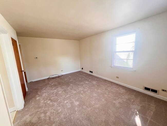 Building Photo - 1104 Little High St