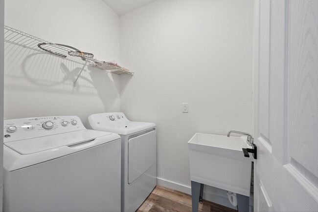 Building Photo - 128 NW 7th St