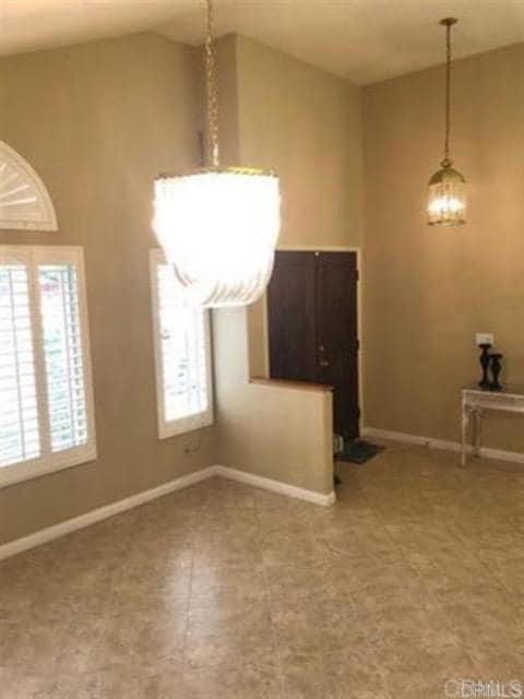 Building Photo - 613 Diamond Dr