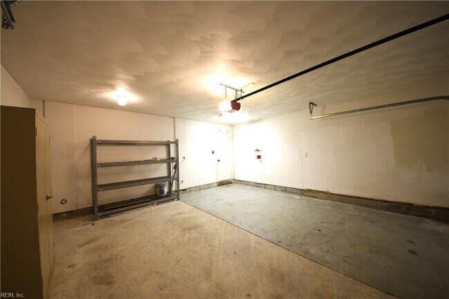 Building Photo - 1109 Lady Ashley Dr