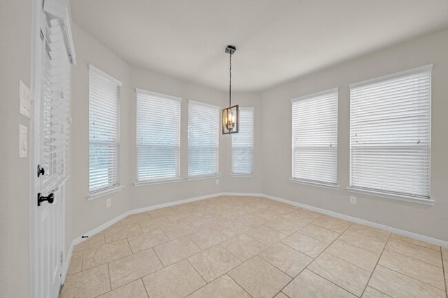 Building Photo - 323 Kinderwood Trail