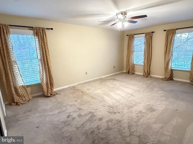 Building Photo - 15292 Surrey House Way