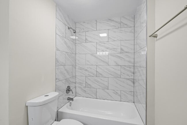 Building Photo - 11359 Bedford Oaks Dr