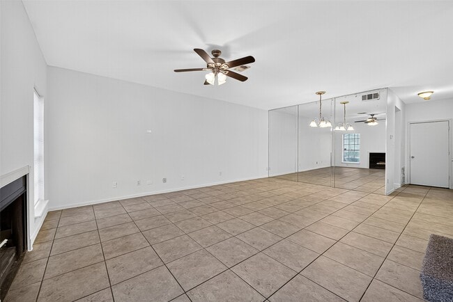Building Photo - 7395 Regency Square Ct