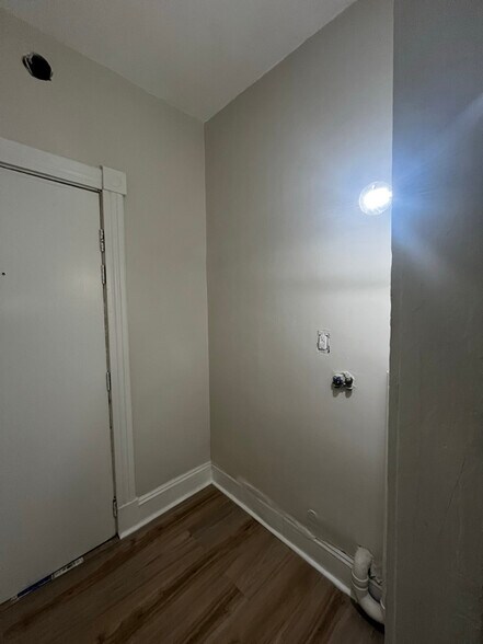 Building Photo - 989-991 Capitol Ave