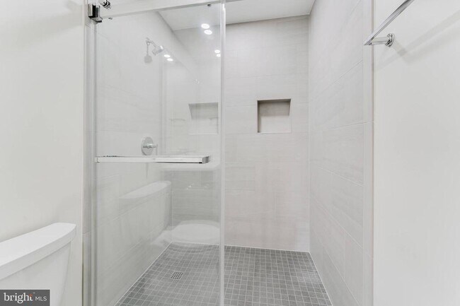 Building Photo - 7107 Sontag Way