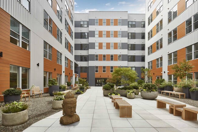 Building Photo - 400 Claremont Ave