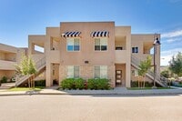 Building Photo - LUXURY 2 BEDROOM, 2 BATH