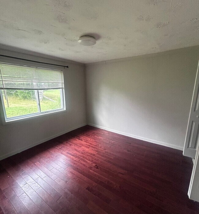 Building Photo - 32700 Pettibone Rd