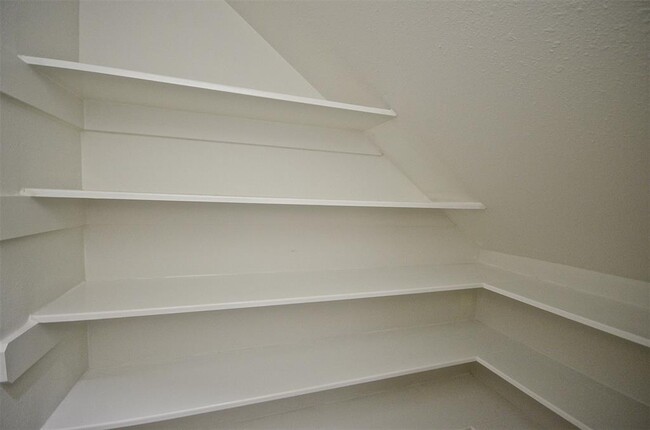 Building Photo - 5614 Redgrove Ln