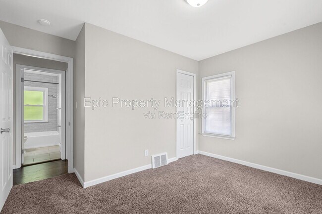 Building Photo - 13748 Helen St