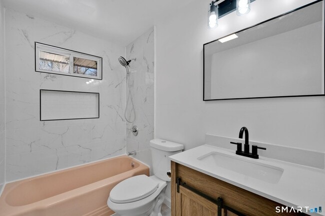 Building Photo - 178 Kelly Rd