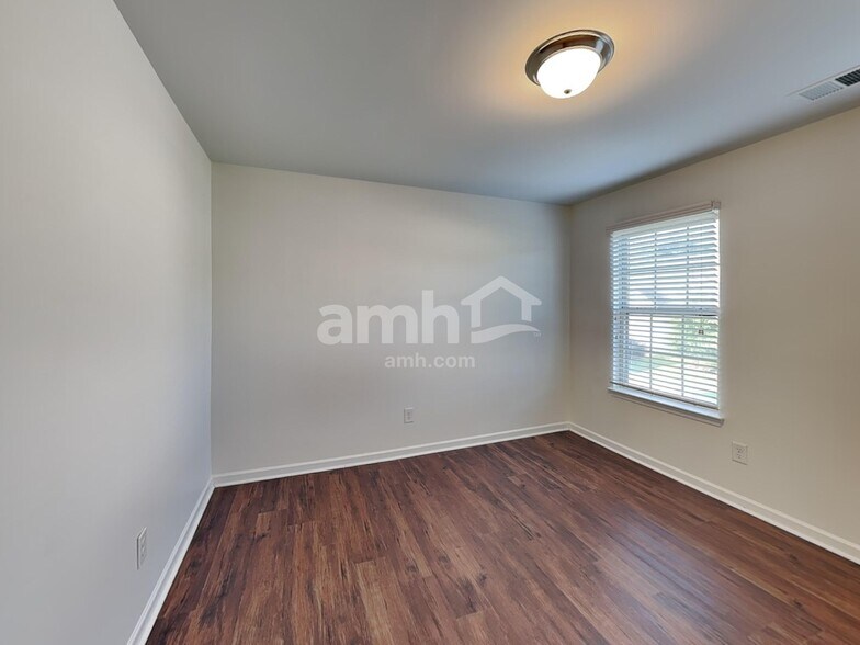 Building Photo - 10522 Shanon Darby Ln