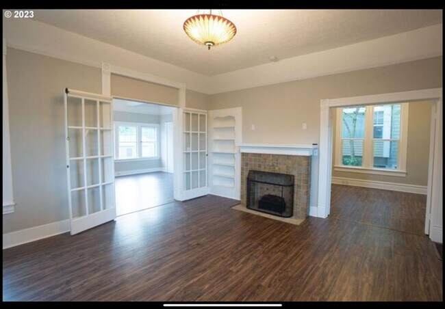 Building Photo - 1134 SE 45th Ave