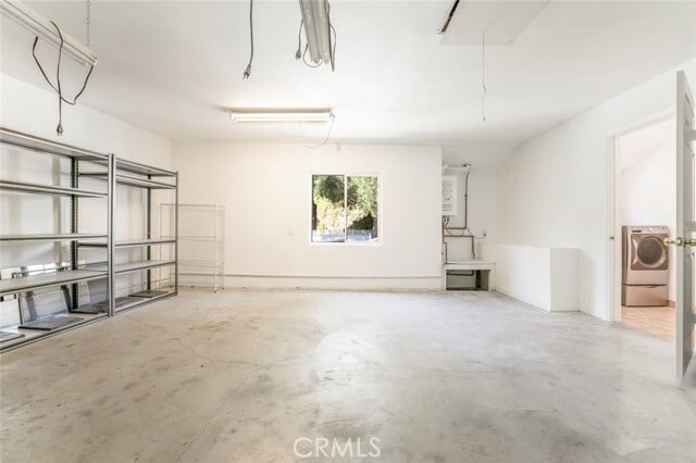 Building Photo - 2644 E Chevy Chase Dr