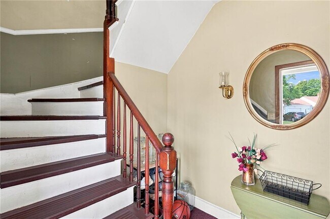 Building Photo - 51 Pettaconsett Ave