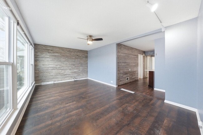 Building Photo - 4605 S Laramie Ave