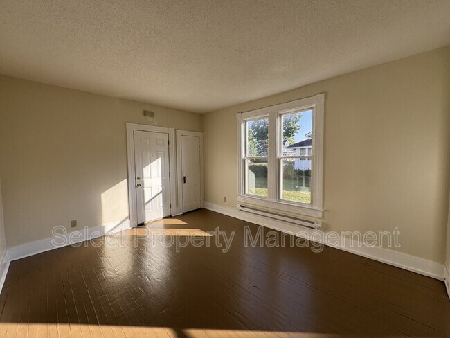 Building Photo - 1132 Rivermet Ave