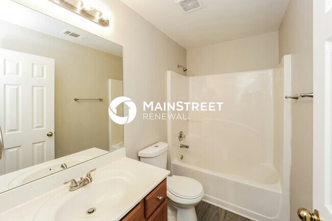 Building Photo - 3 Bedroom Pet-Friendly Home in Atlanta, GA with Main Street Renewal