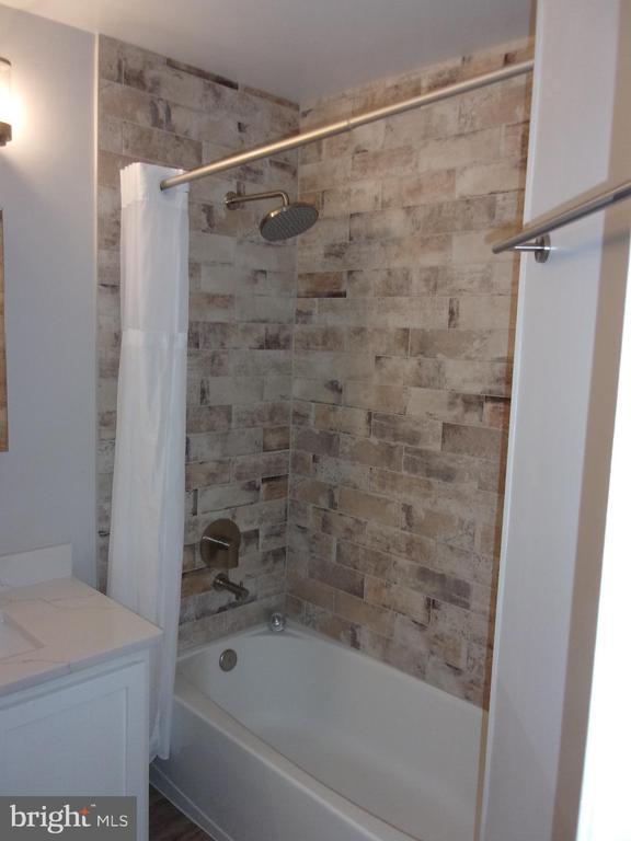 Building Photo - 11844 Breton Ct