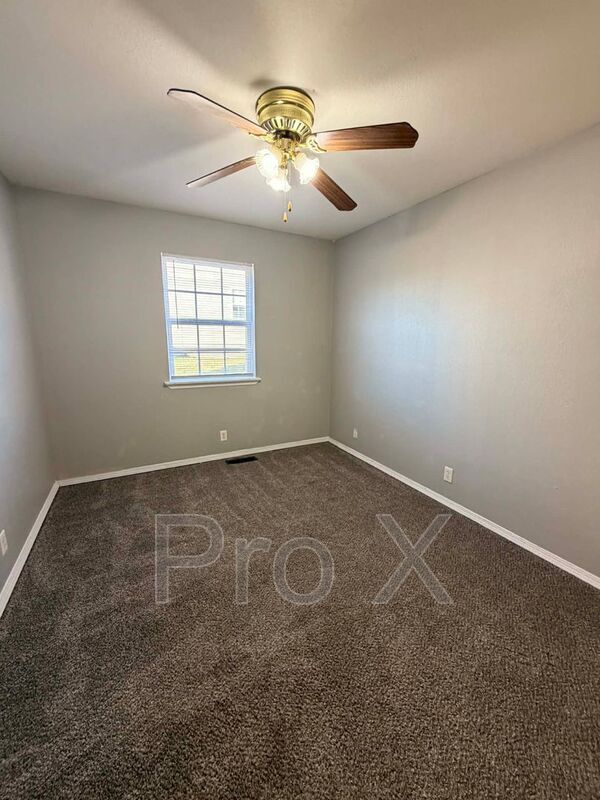 Building Photo - 4557 E Zora St