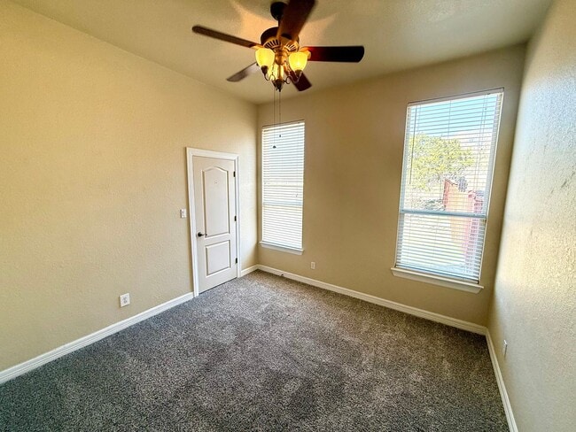 Building Photo - *COMING SOON* Luxurious 2-Story Home in Gated Stone Oak Community – Pool & Lawn Care Included