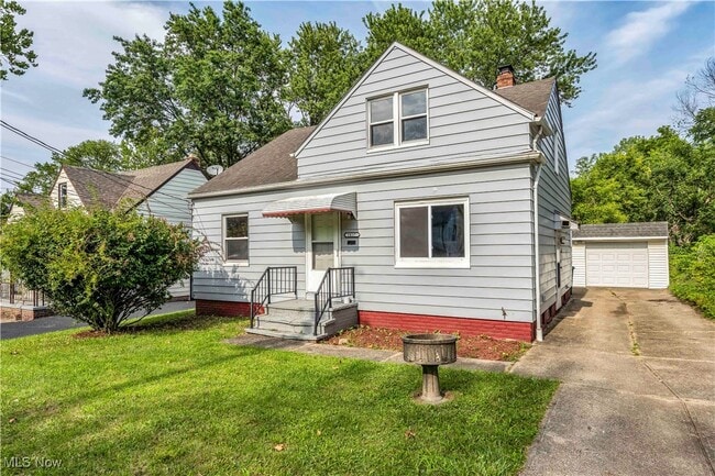 Building Photo - 5037 Greenhurst Dr