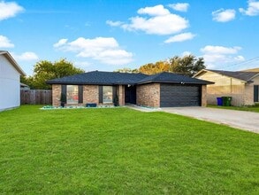 Building Photo - 417 Saddle Rd