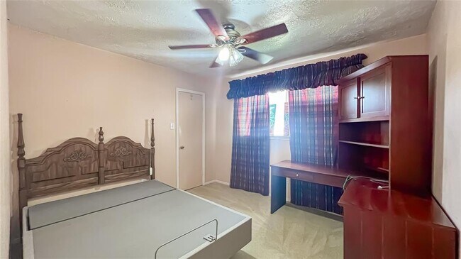 Building Photo - 9206 Hendon Ln
